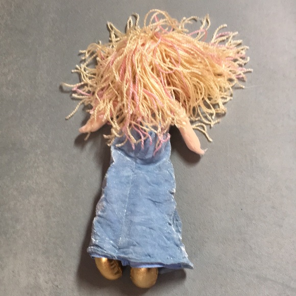 GUC GROOVY GIRLS Gwen - Picture 3 of 5